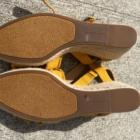 Lucky Brand Wedge Sandals size 10 - Picture 3 of 3
